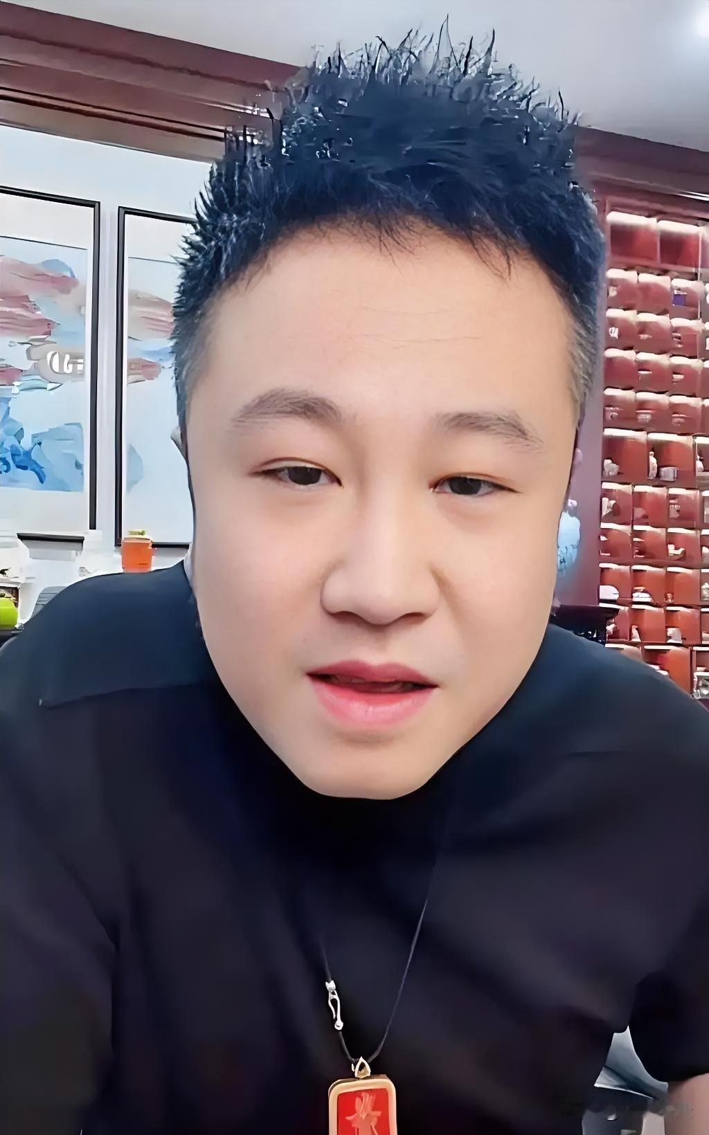 我迷乒乓球，也迷郭德纲和德云社。但是一个叫顽皮的出现在德云社，坏了我的胃口，如同