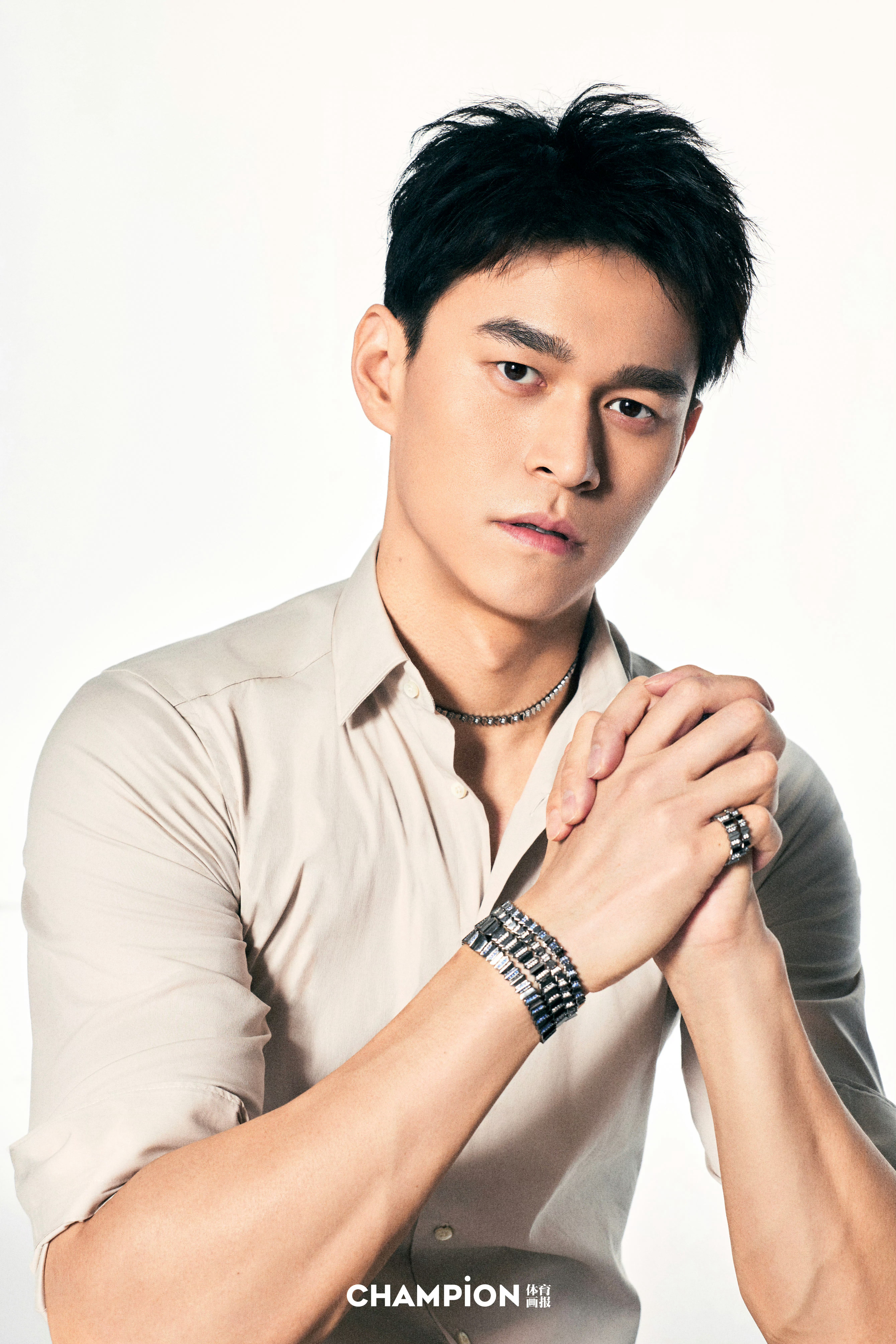 我真的要笑死了。这么顶级的两家西装品牌。这是在干什么？孙杨到底穿的是什么每