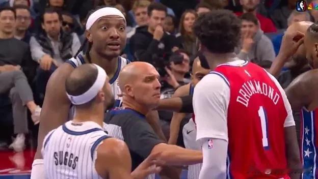效果怎么样不说，但架势挺专业！今天NBA常规赛魔术对阵76人的比赛中爆发冲突：上