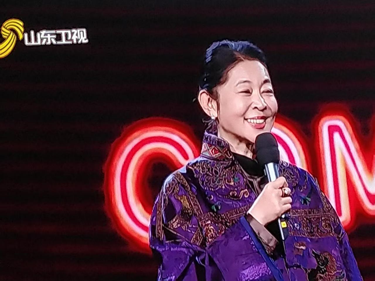 倪萍大姐作为一位央视资深节目主持人，她的退休金到底是多少呢？曾有人说是3000元