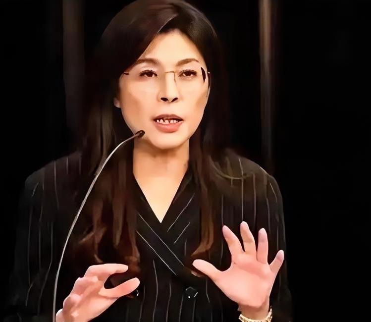 郑丽文这次是真的打错了算盘，以为喊两句“我是中国人”就能拿到通往北京的VIP门票