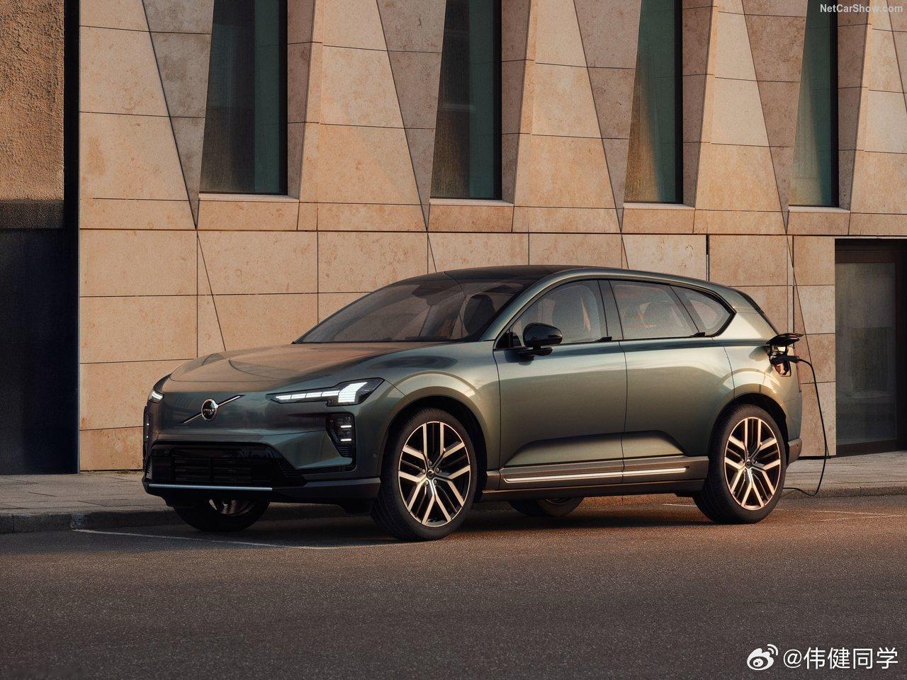 沃尔沃EX60正式亮相，新车定位中型SUV，纯电的能源类型。外观方面，新车仍然采