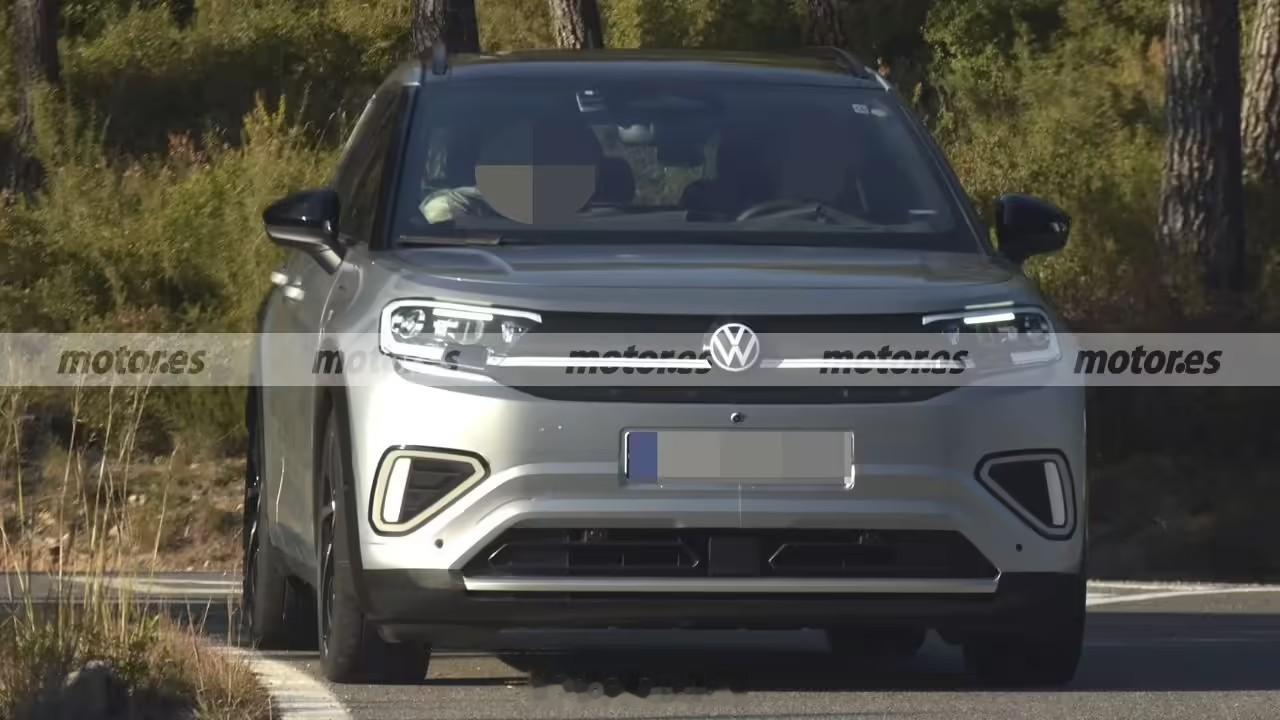 大众ID.Cross谍照曝光，车辆定位是纯电小型SUV，计划2026年正式发布，