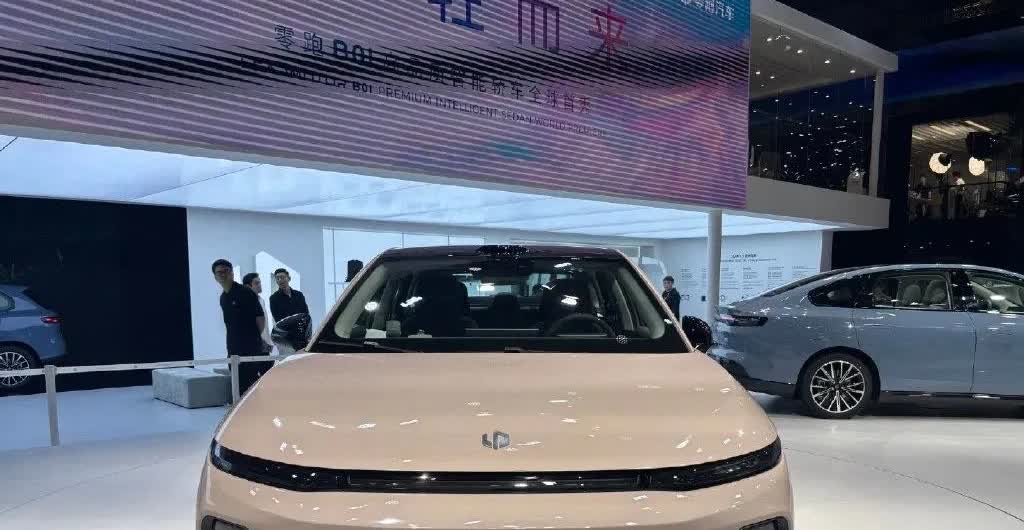 听我一句劝，2025买车不纠结！上班通勤——选纯电汽车家庭日常——选纯电