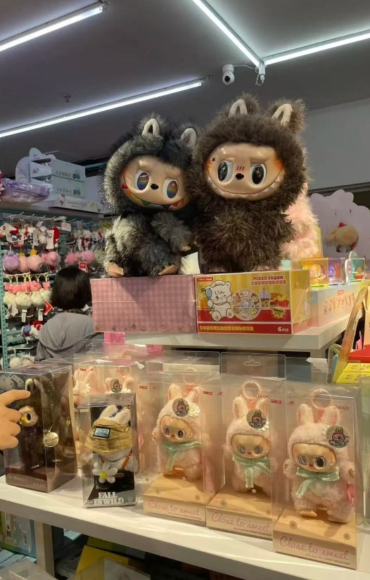 义乌lababa发生了啥…这两天全部下架了！是不是被查了呀，泡泡玛特花大钱抓人，