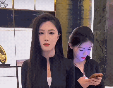 长得挺好看的，素质不咋的！[捂脸哭]