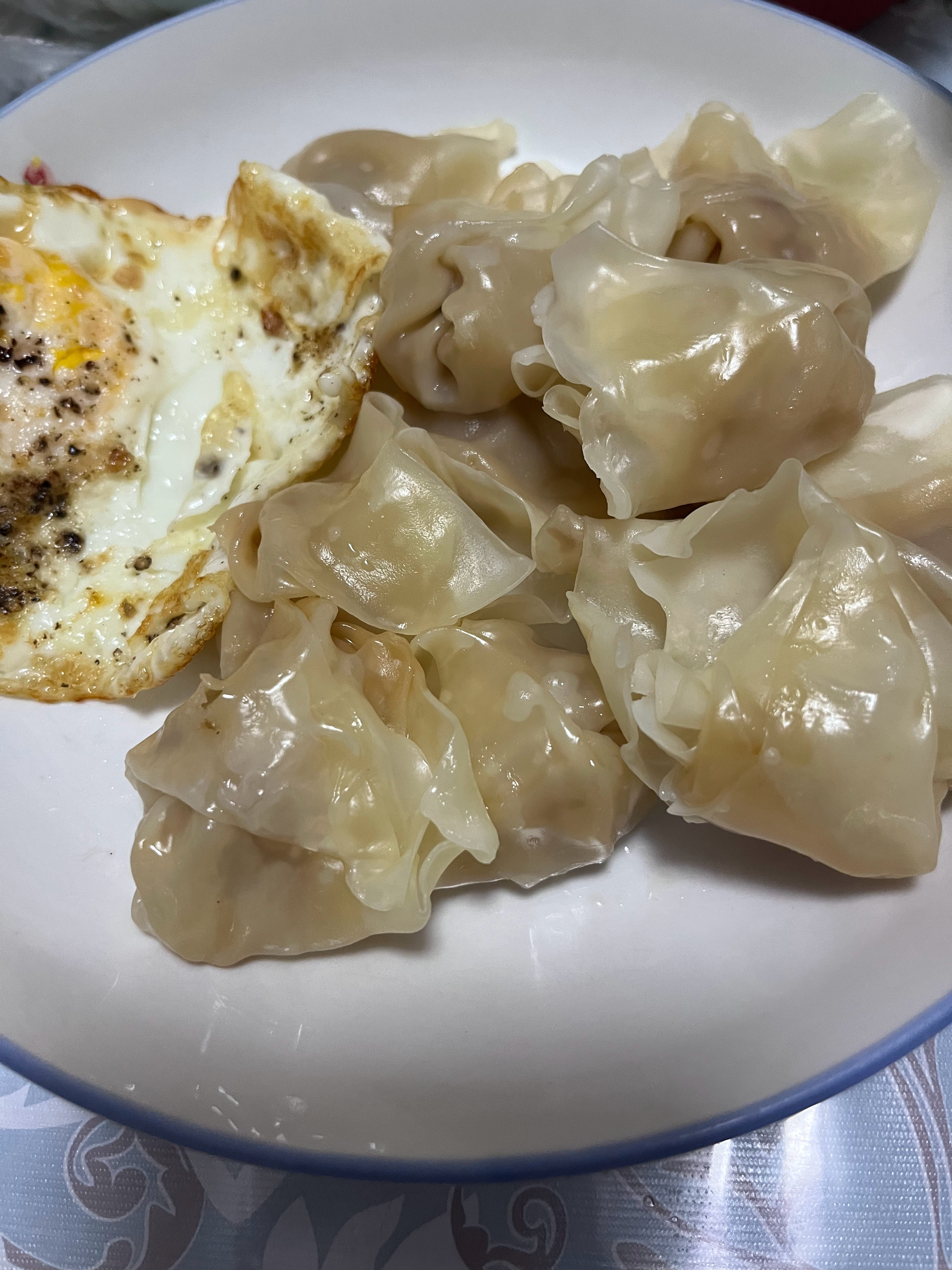 早上好啊，又是新的一天新的开始了，今日份第一餐蒸馄饨～好吃😋​​​