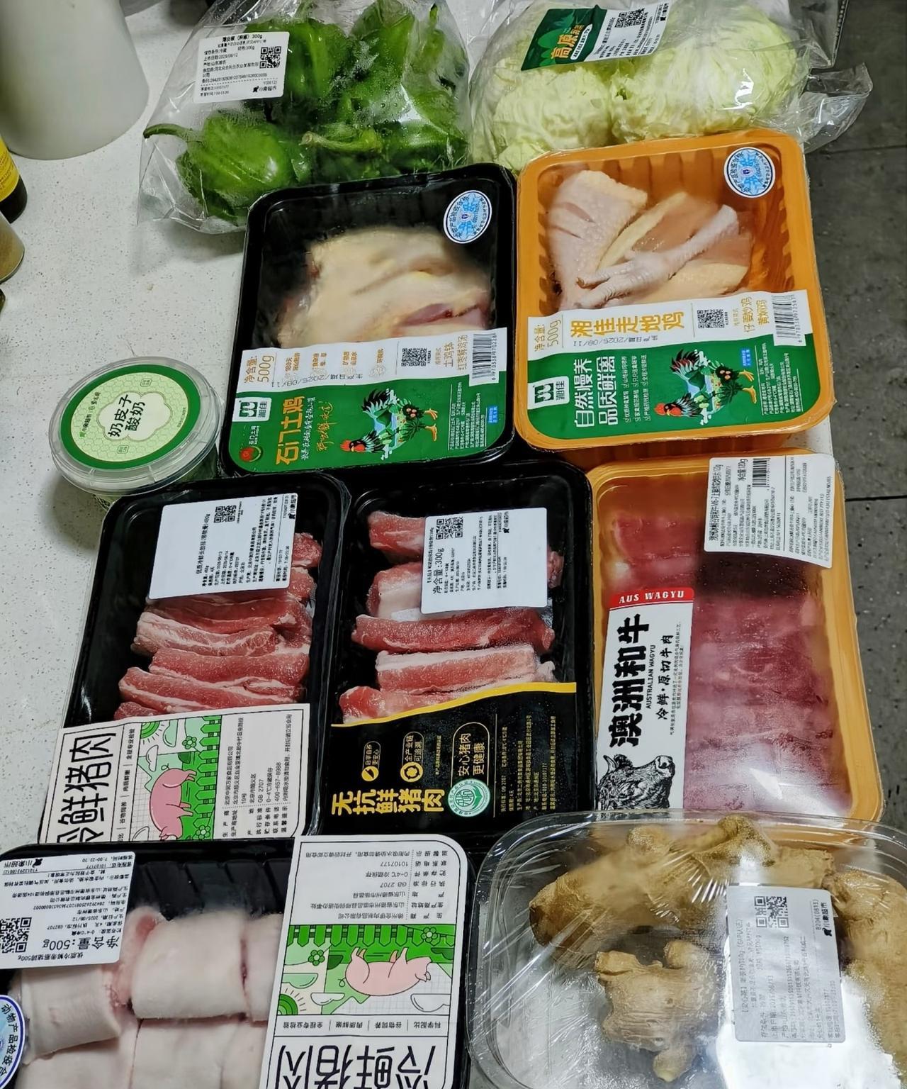 天啊，小象超市的菜太牛了吧！价格比外面便宜不说，真的超级新鲜，就跟自己亲自去超