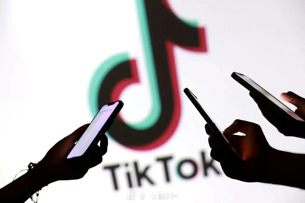 特朗普重返TikTok：“你们欠我一个大人情”特朗普昨天高调重返TikTok