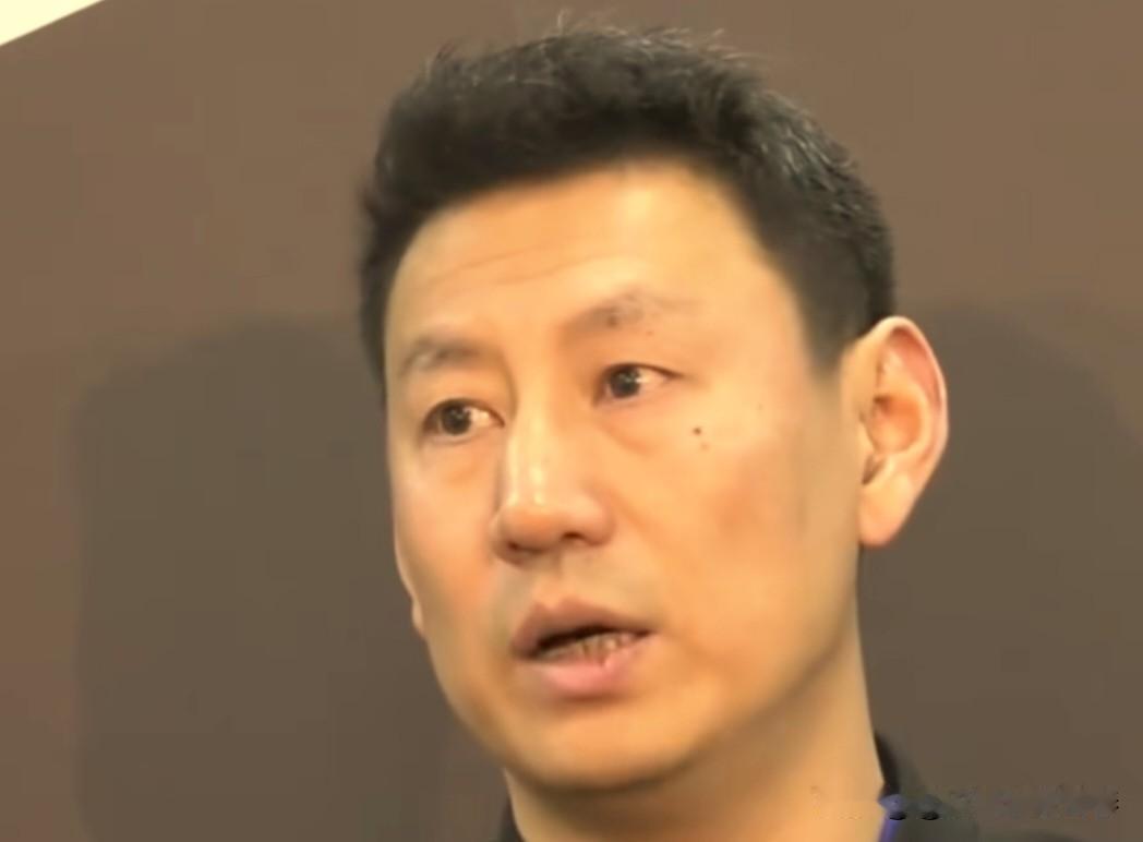 李楠:首次回应布朗加盟北汽，谈新赛季目标:“毫无疑问，布朗的加盟，对于我们球