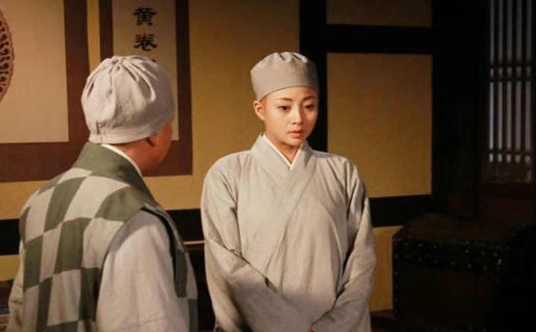 古代，一位美丽女子嫁给了一位商人，夫妻恩爱。谁知婚后不到6个月，女子竟生下一个儿