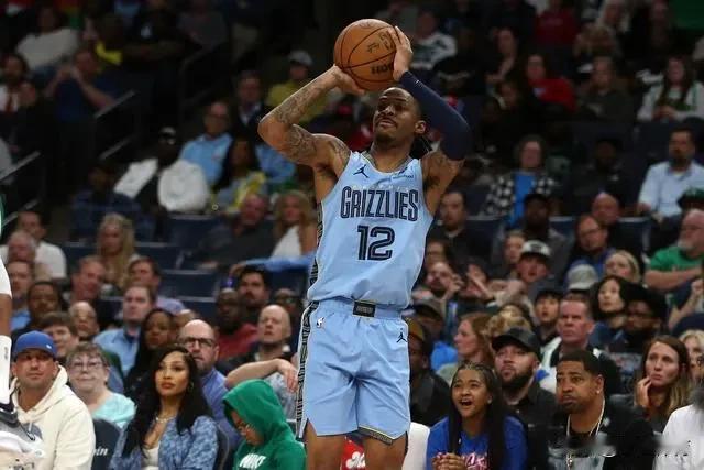 莫兰特被禁赛，将帅矛盾进一步升级据灰熊队官方宣布，因莫兰特发表对球队不利言论，