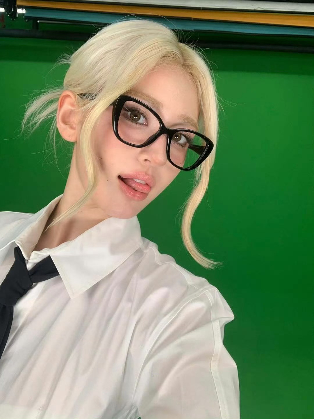 投稿全昭弥somi女神又美出新高度​​​