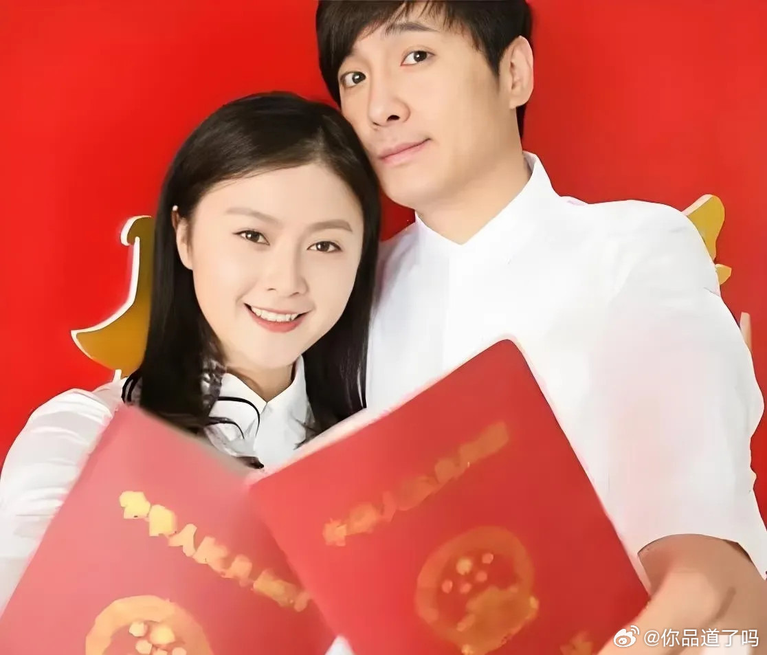 沈腾和王琦在三亚和亲朋好友聚餐，王琦瘦了好多！其实人家王琦也是科班出生，以前也演