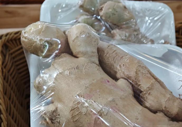 【“以热制热”，天越热越要趁热养，一杯热茶、晒会儿后背、温水泡脚，顺势...