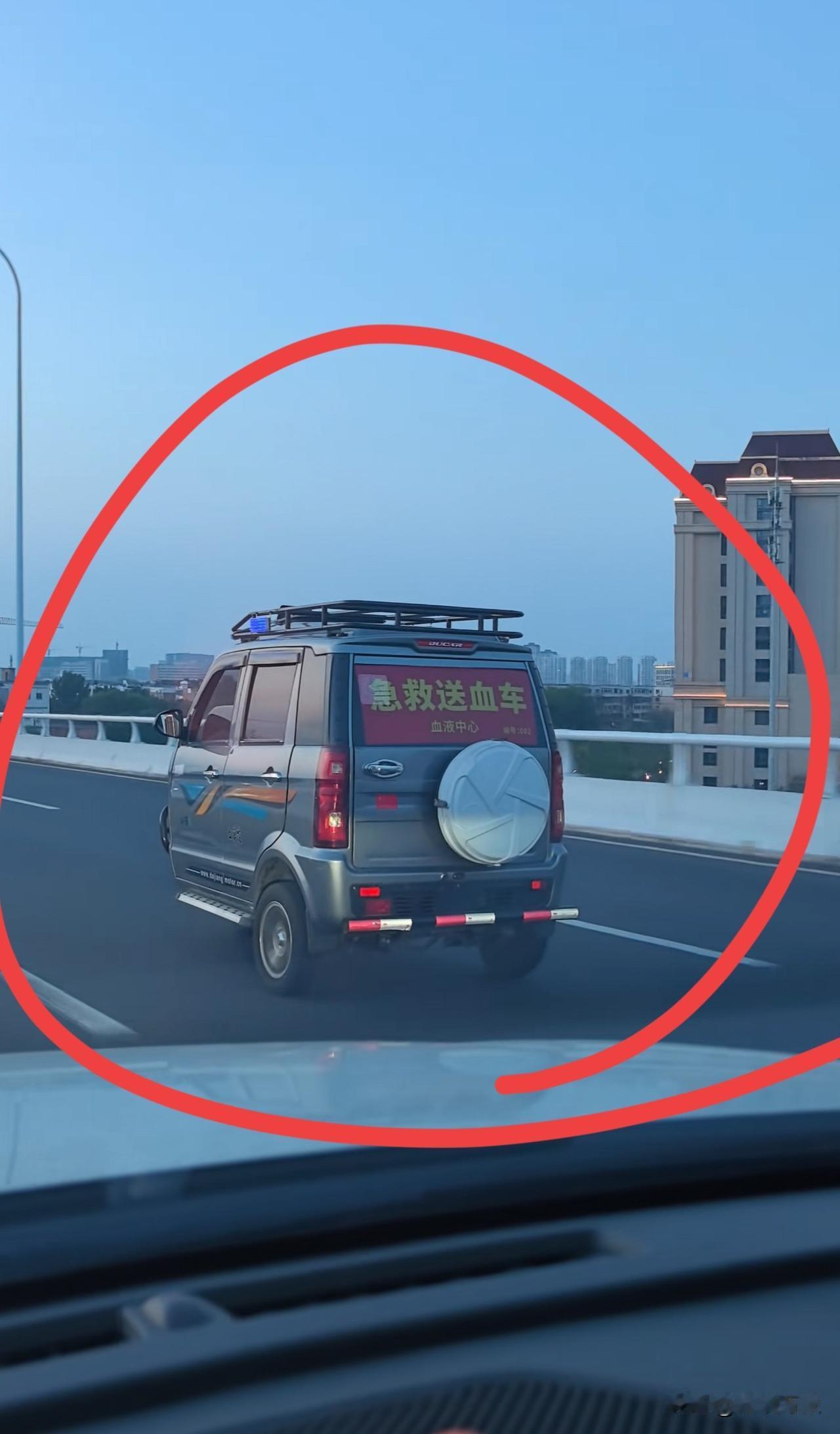 小是小了点，但它真的在狂奔…