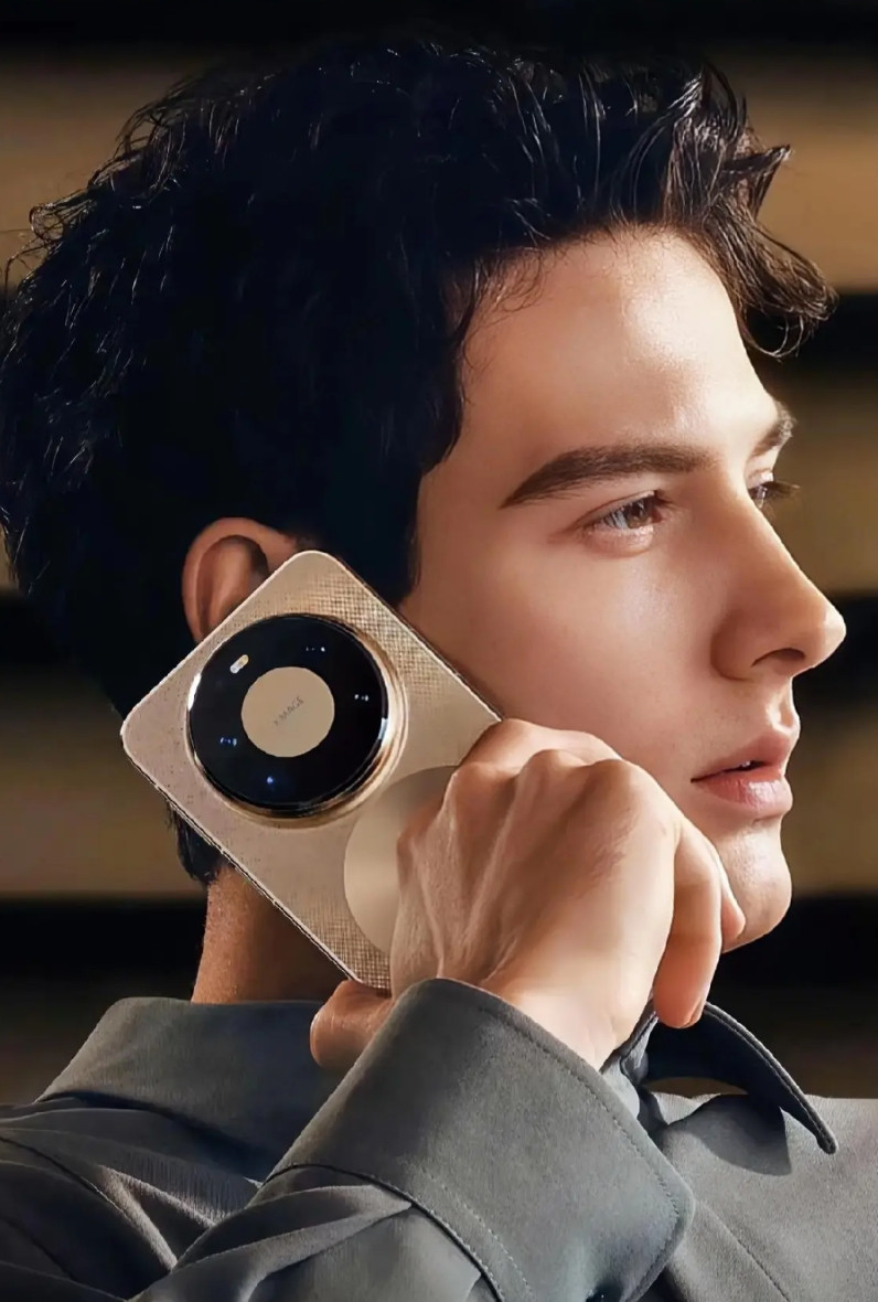 华为Mate80ProMax搭载华为自研超可靠的『全金属玄武架构』，保证机身坚