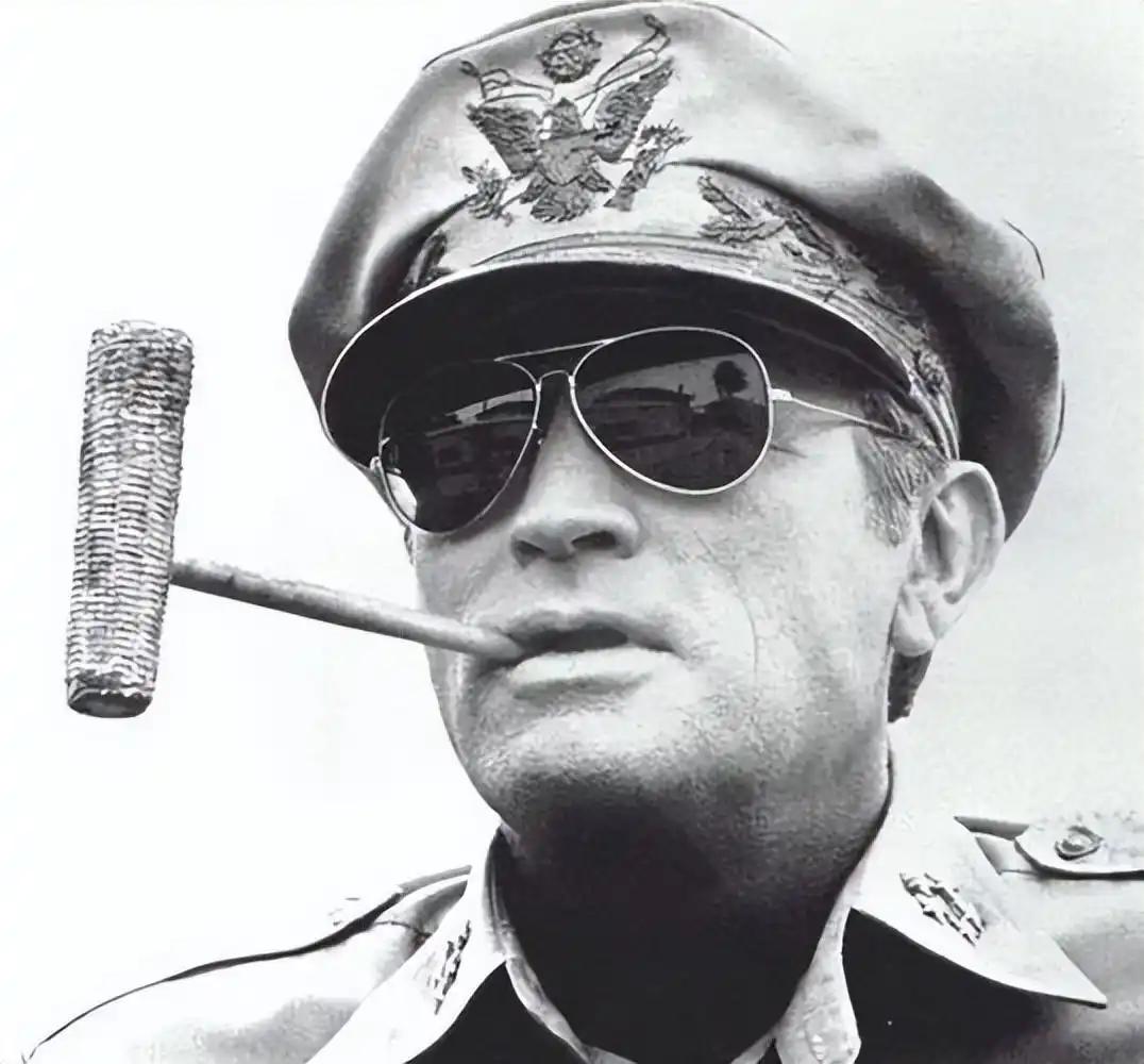 朝鲜战争结束后，麦克阿瑟被美国记者接受采访，上甘岭战役中印象最深刻的人是谁？麦克