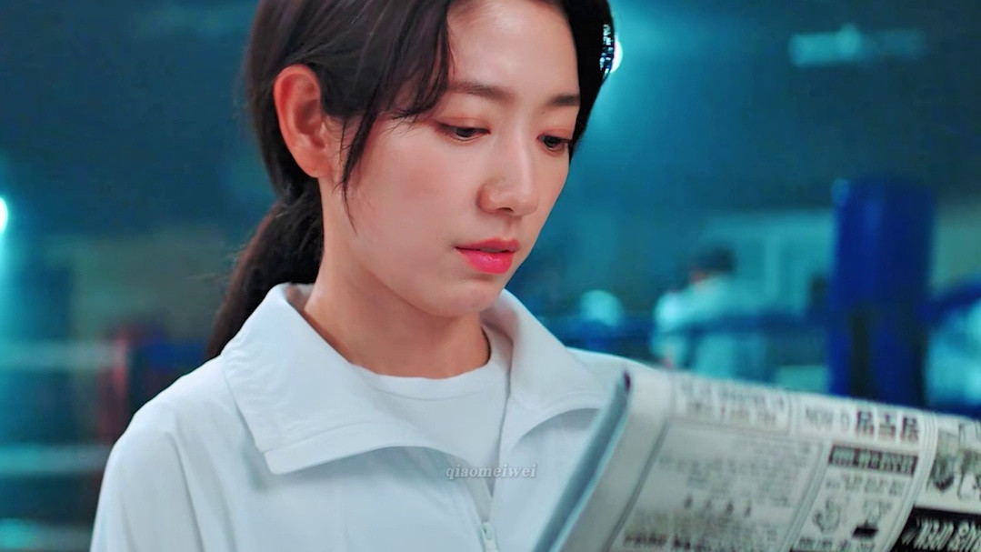 卧底洪小姐：朴信惠新剧来袭，35岁卧底20岁菜鸟！