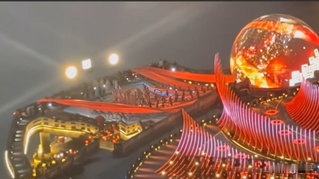 你有没有哪一刻，看着孩子，突然就想起了当年孤身在外的自己？我不知道有没有同