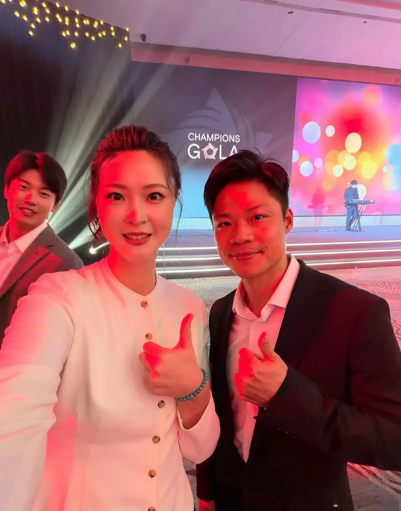 女排名将惠若琪的“高情商”。惠若琪、汪顺、苏炳添等体坛名将一起受邀参加郭晶晶、霍