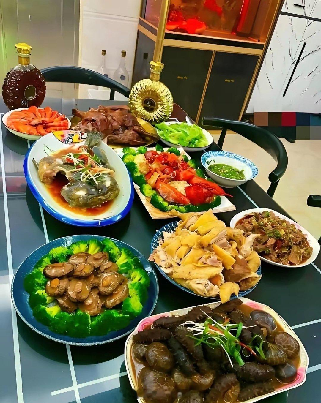 左边前妻菜，右边现妻菜，这说明了什么