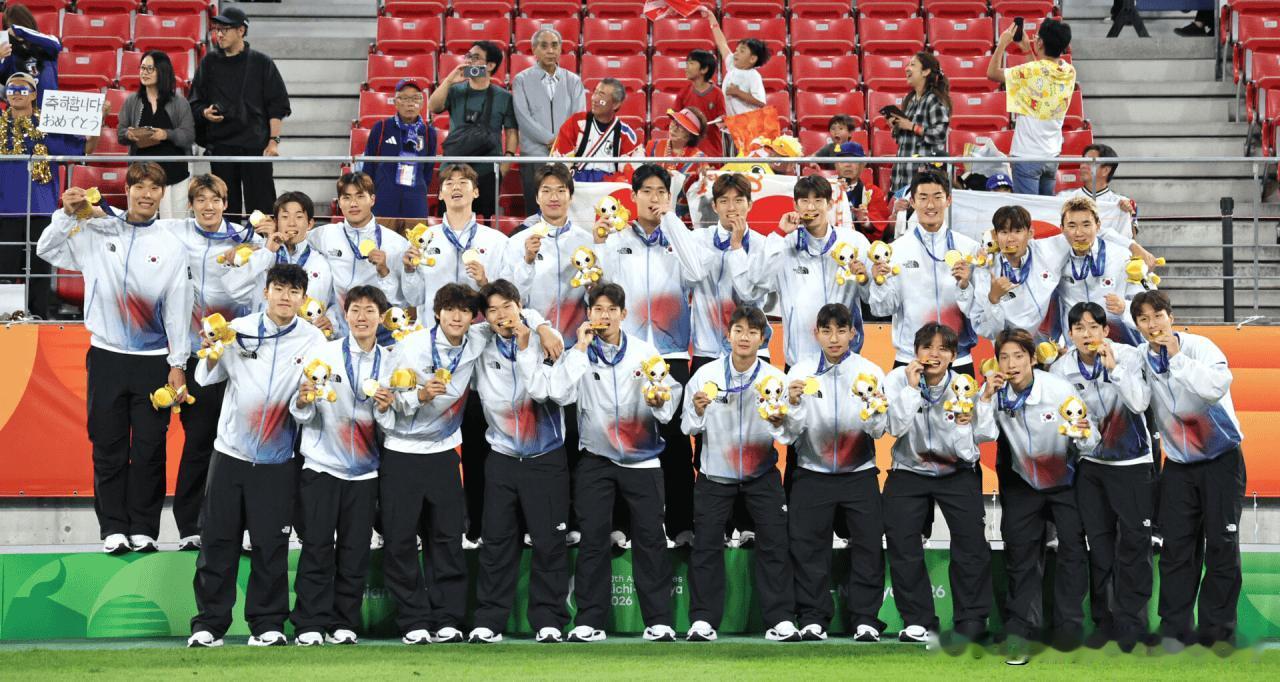 韩国这届U23亚运队真是前人栽树后人砍树啊！部分球员把免兵役当唯一目标、晒“退伍