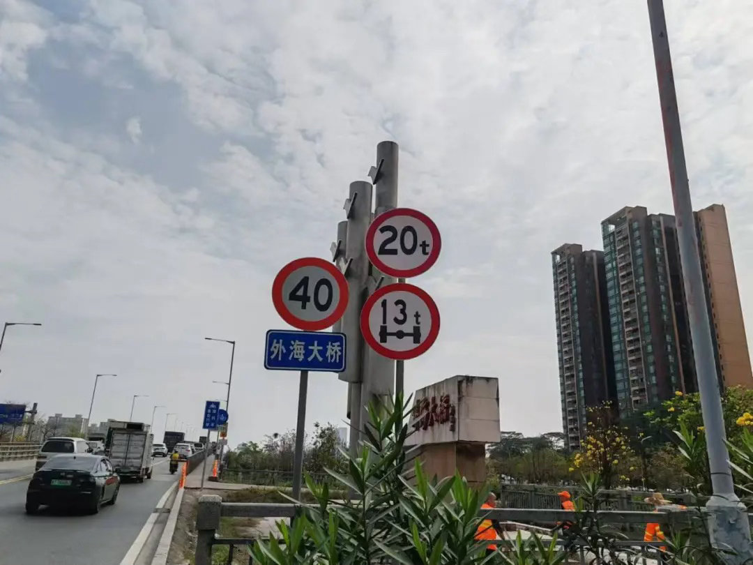 为什么新能源车要交养路费必须要交啊！早就该交了！建议根据车重X里程系数，收取新
