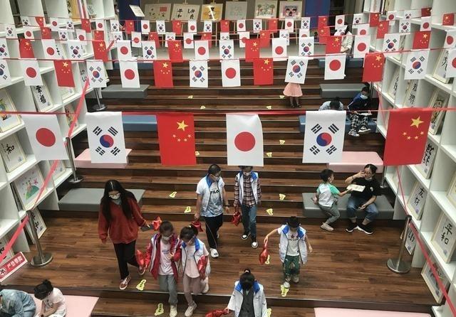 韩国媒体发表一篇名为《中国何为这么强硬？》的文章，详细谈论了中日矛盾。该文章说：