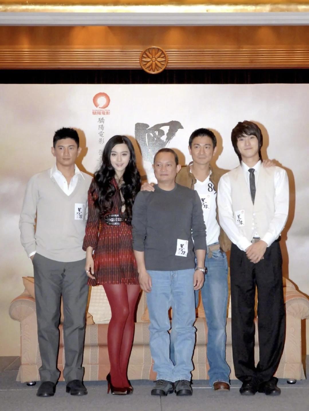 36岁时的吴奇隆，这状态真的太好了，哈哈。2006年，在香港媒体发布会上，刘