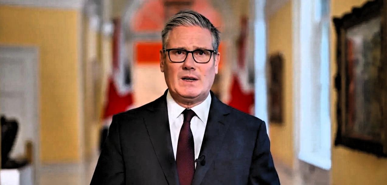 三国领导人通话，重申对乌承诺，当地时间26日下午，英国首相斯塔默与法国总统马