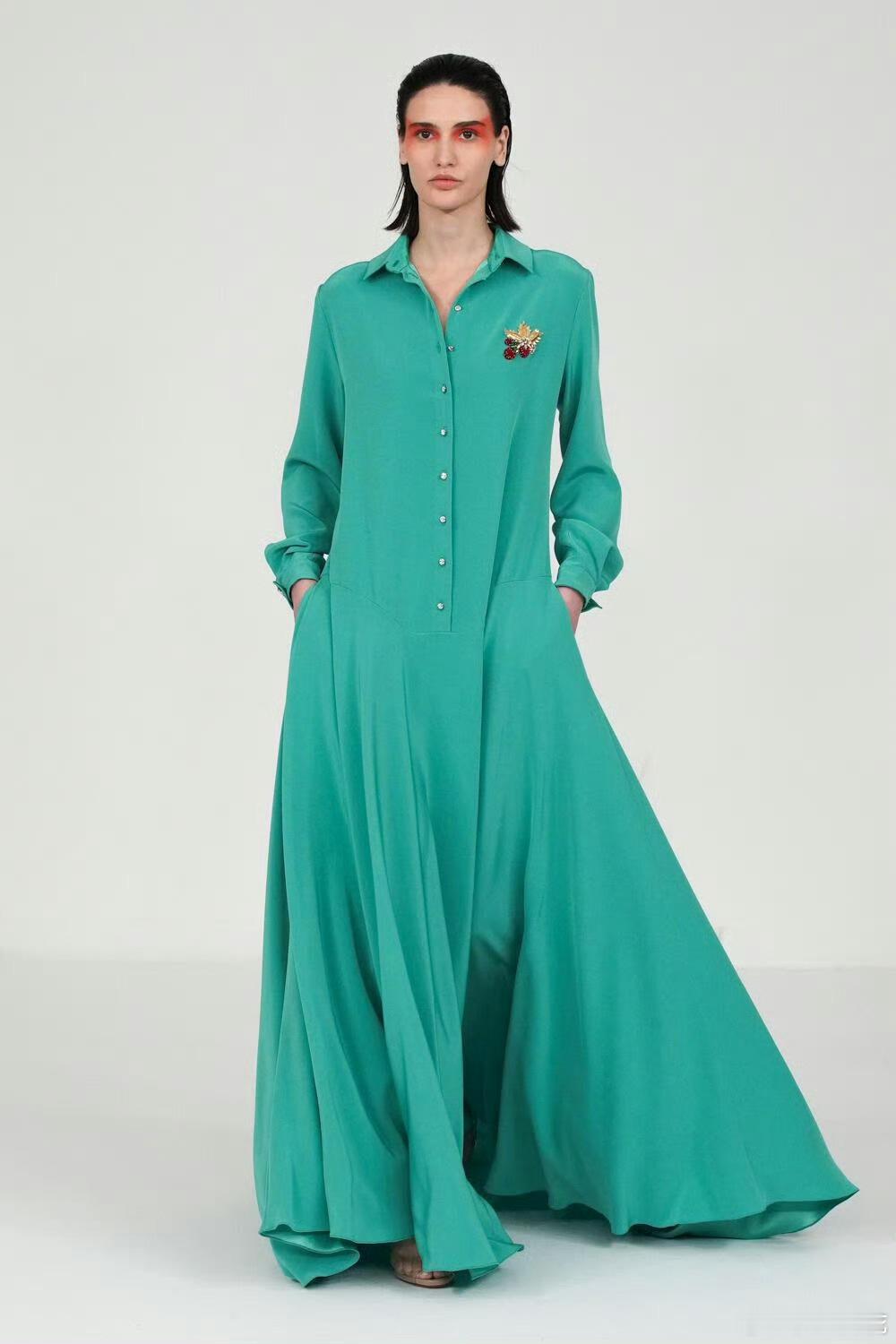 舒淇｜第17届卢米埃尔电影节开幕式法国影坛钟爱的国际巨星继续刷脸，舒淇以一身