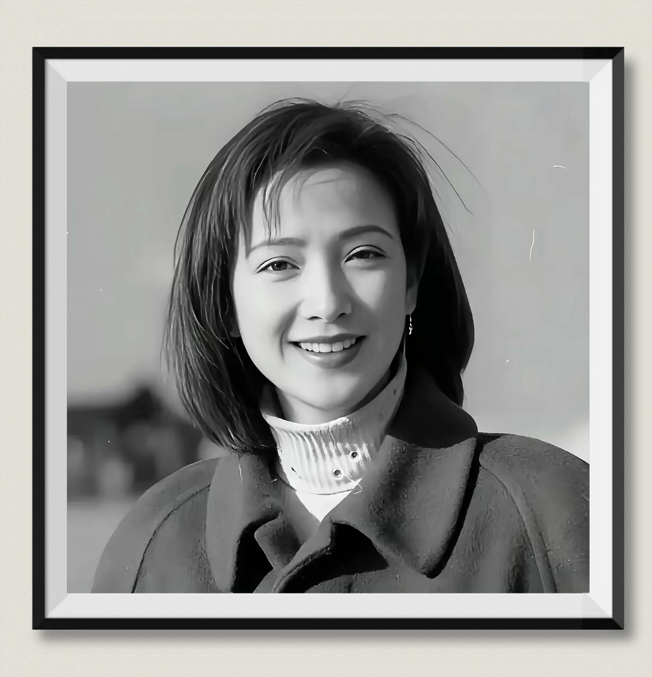 昨晚跟闺蜜吃饭，她是三甲医院妇科主任，聊起何晴的事儿，她把话挑得特别直：女人过了