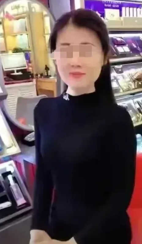 爱上不该爱的人！甘肃嘉峪关，男子追求已婚女子，为增进感情，花了80000元给对方