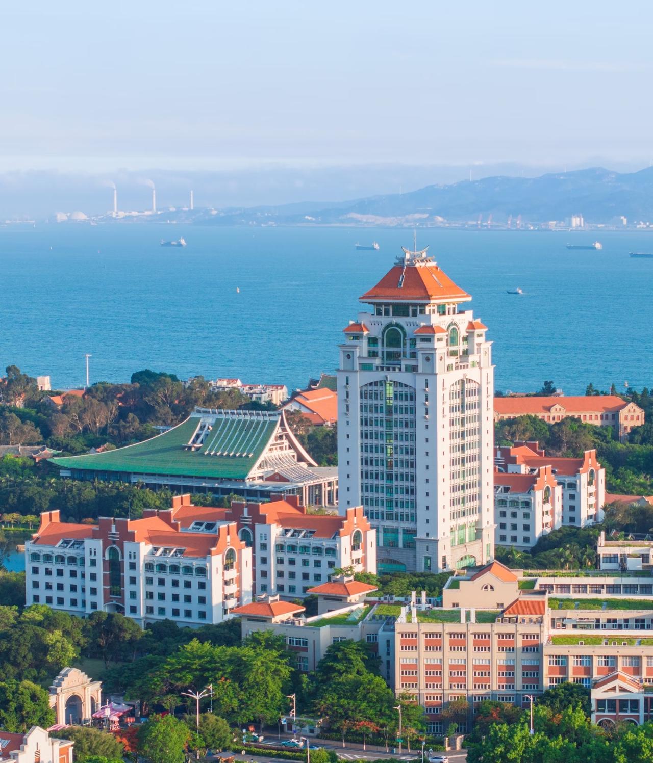 全国10个省份最出名的大学：江苏：南京大学浙江：浙江大学湖北：武汉大学