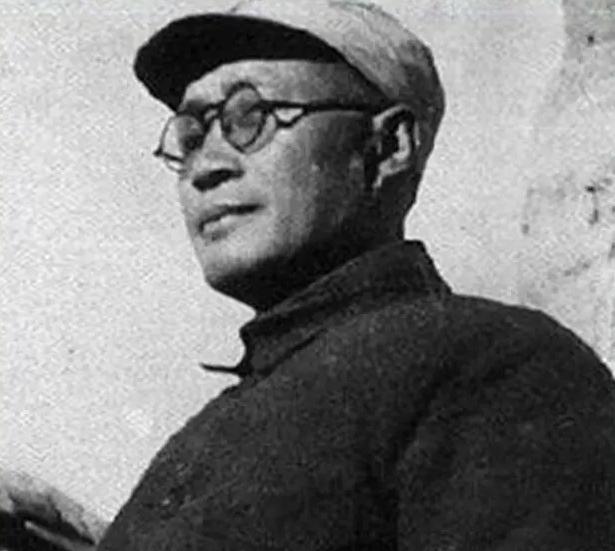 1937年的深秋，太行山深处的空气已经透着刺骨的寒意。美国海军陆战队上尉埃文斯