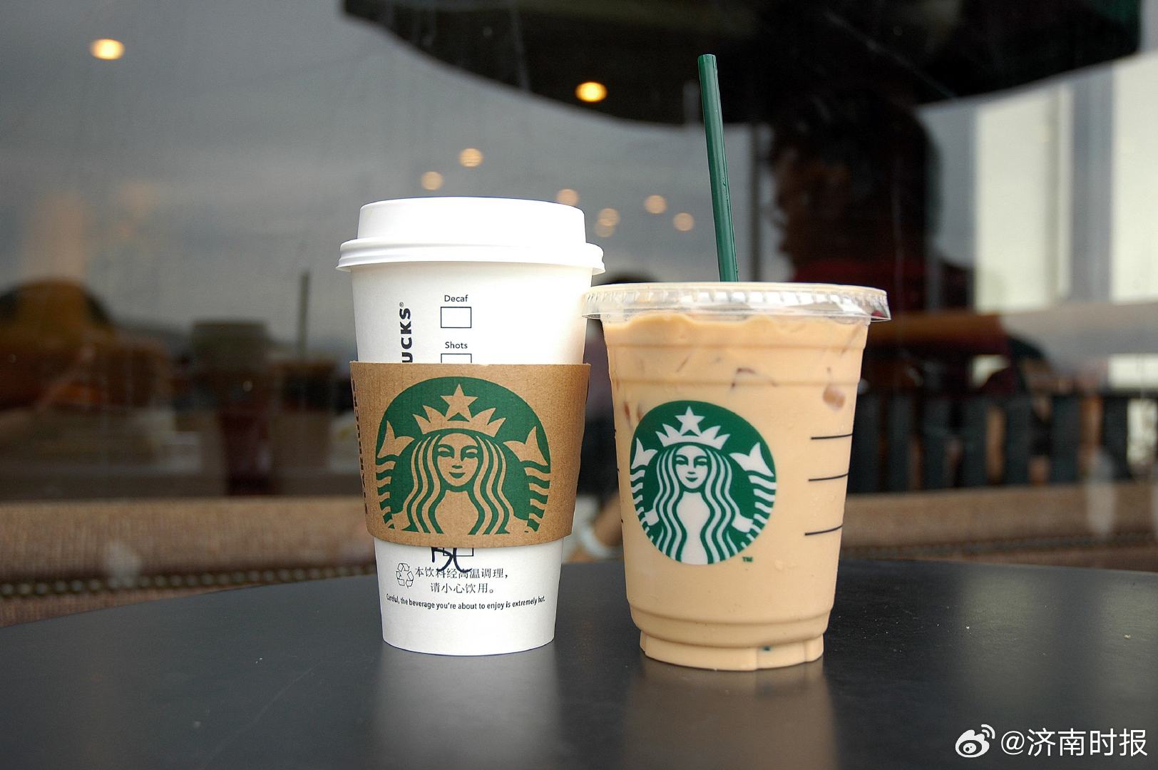 【#星巴克辟谣中国开放加盟#】4月21日，在社交平台上，有用户发布“星巴克中国正