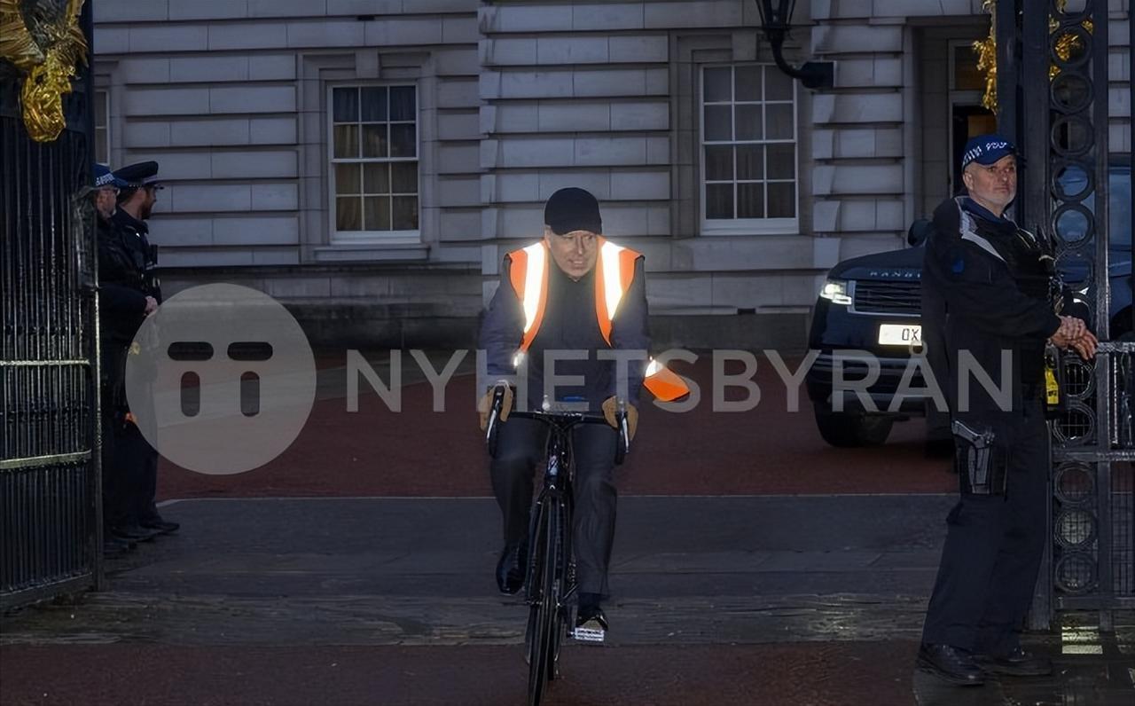 12月16日，查尔斯国王在白金汉宫举办圣诞节午餐会，一众王室成员，无论是安妮公主