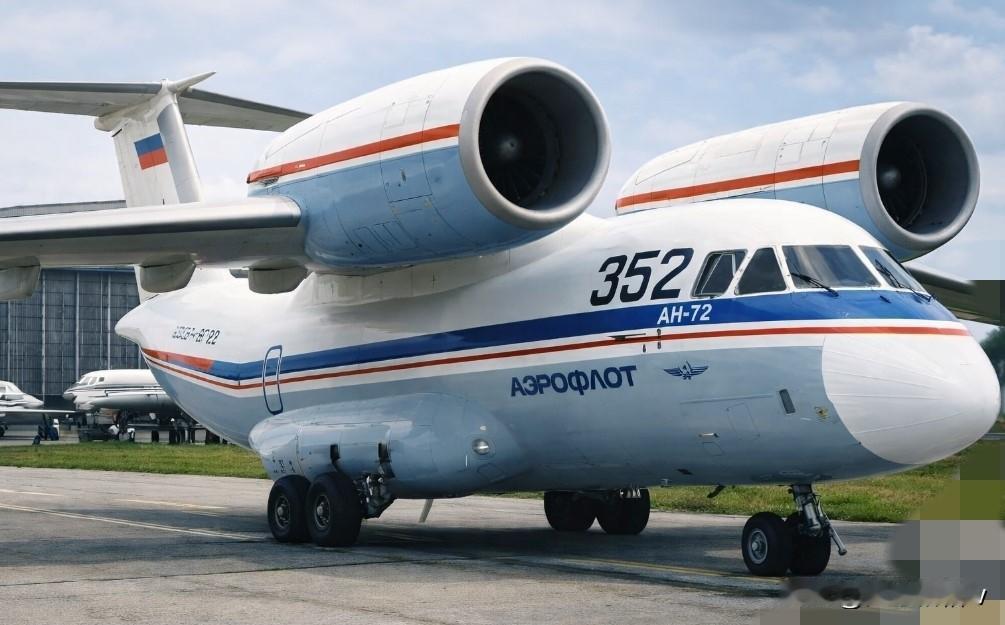 在上世纪九十年代后期，苏联航空工业开始考虑研发能够代替经常在恶劣环境下使用的安-