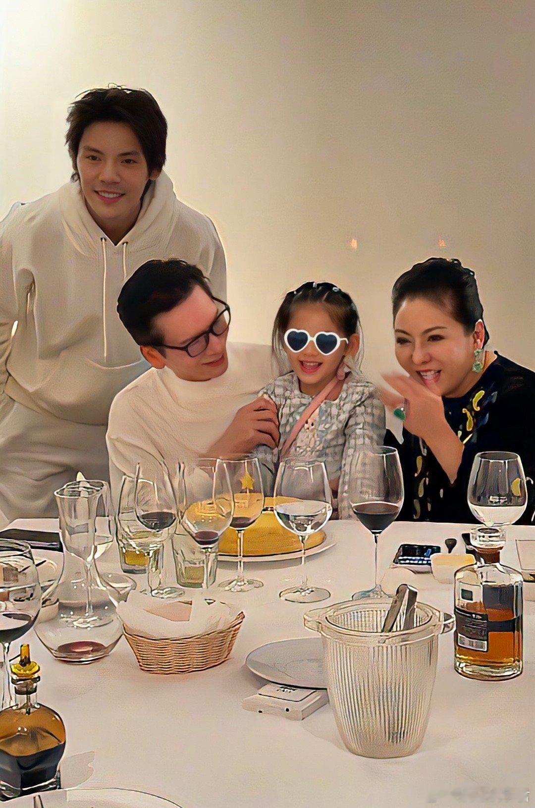 向华强生日现场