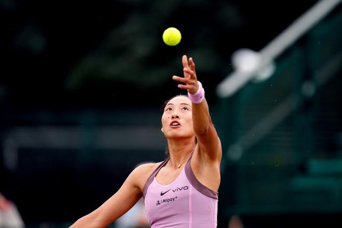 郑钦文有望让1追2实现大逆转？北京时间6月15日晚上，正在进行的WTA250
