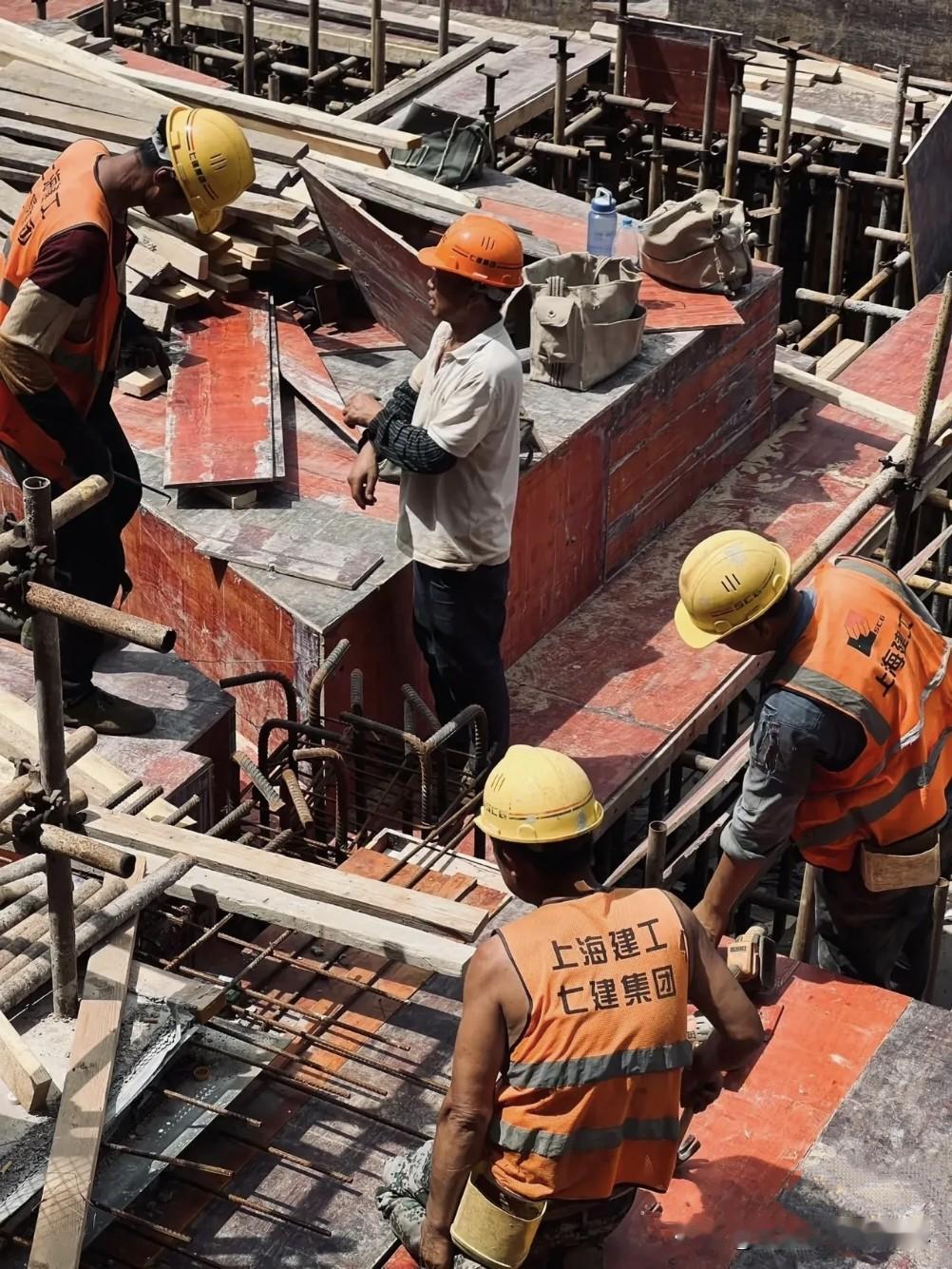 大工、中工、小工：工地上的“三级梯队”大工，中工，小工，是建筑、装修等施工