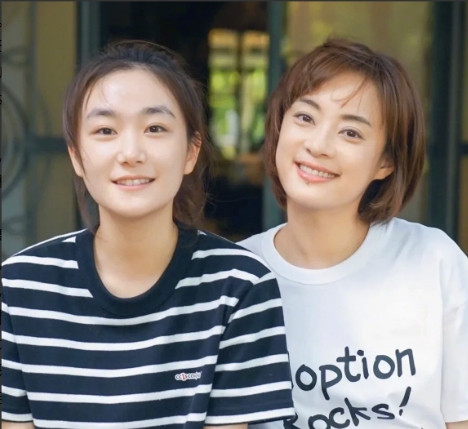 在拍摄《新上海滩》期间，有天孙俪收工后去街上闲逛，无意间发现了一个在街角摆摊卖水