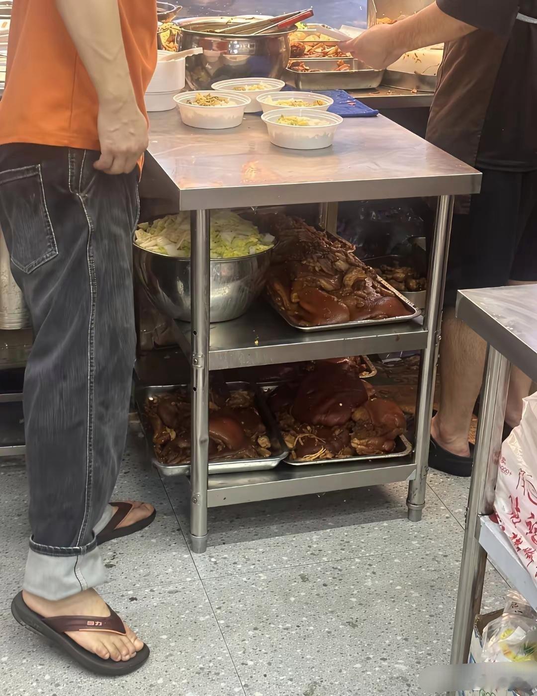 看到这一幕，以后再也不吃隆江猪脚饭了