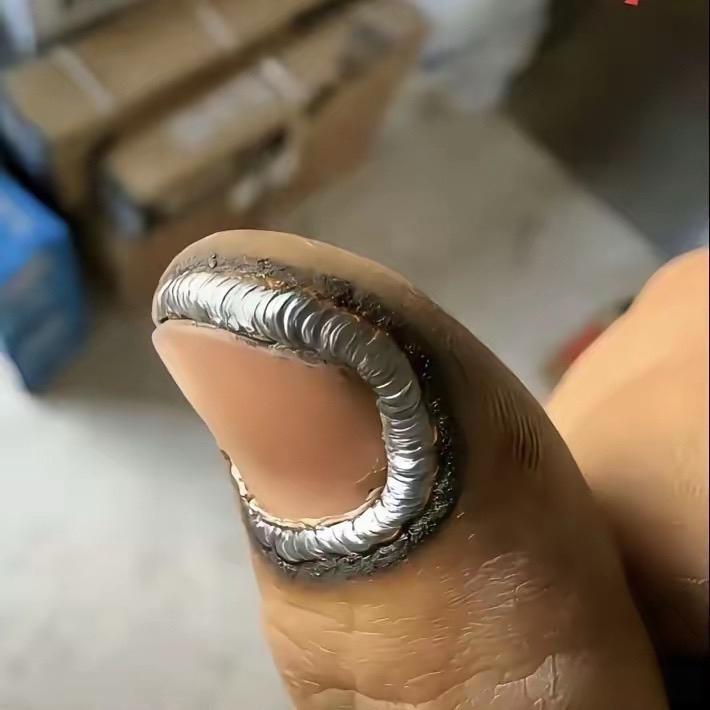 这焊工手艺真的是绝了