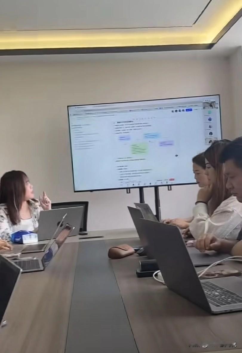 全都是阳谋啊[笑着哭]生产这边整天嚷嚷现在产能不足是因为人手不够，每次公司的经理级