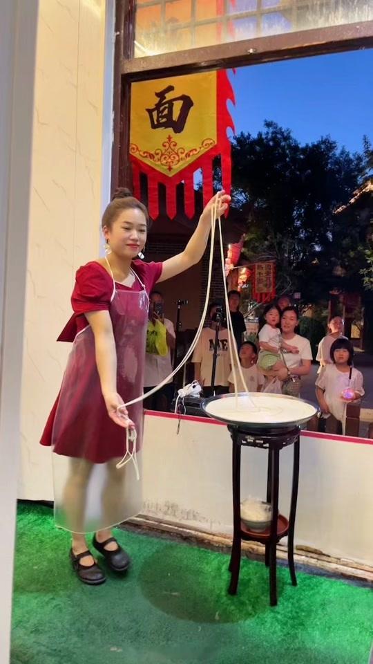 多部电影撤出暑期档《功夫》台词的含金量还在上升阿，真真名场面阿。。。。。人生如戏