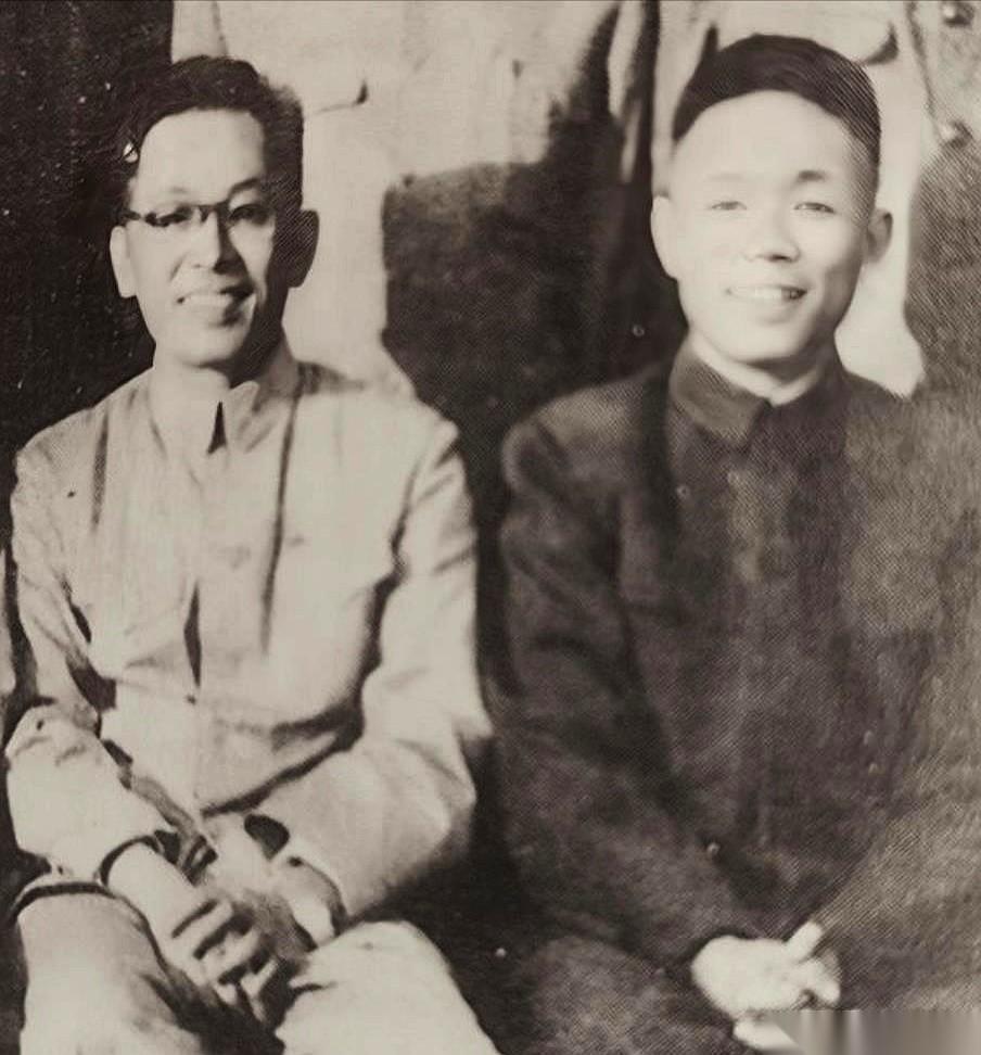 “我跟你，当年没合作好啊。”病床上，一个开国上将，拉着另一个开国上将的手，老泪