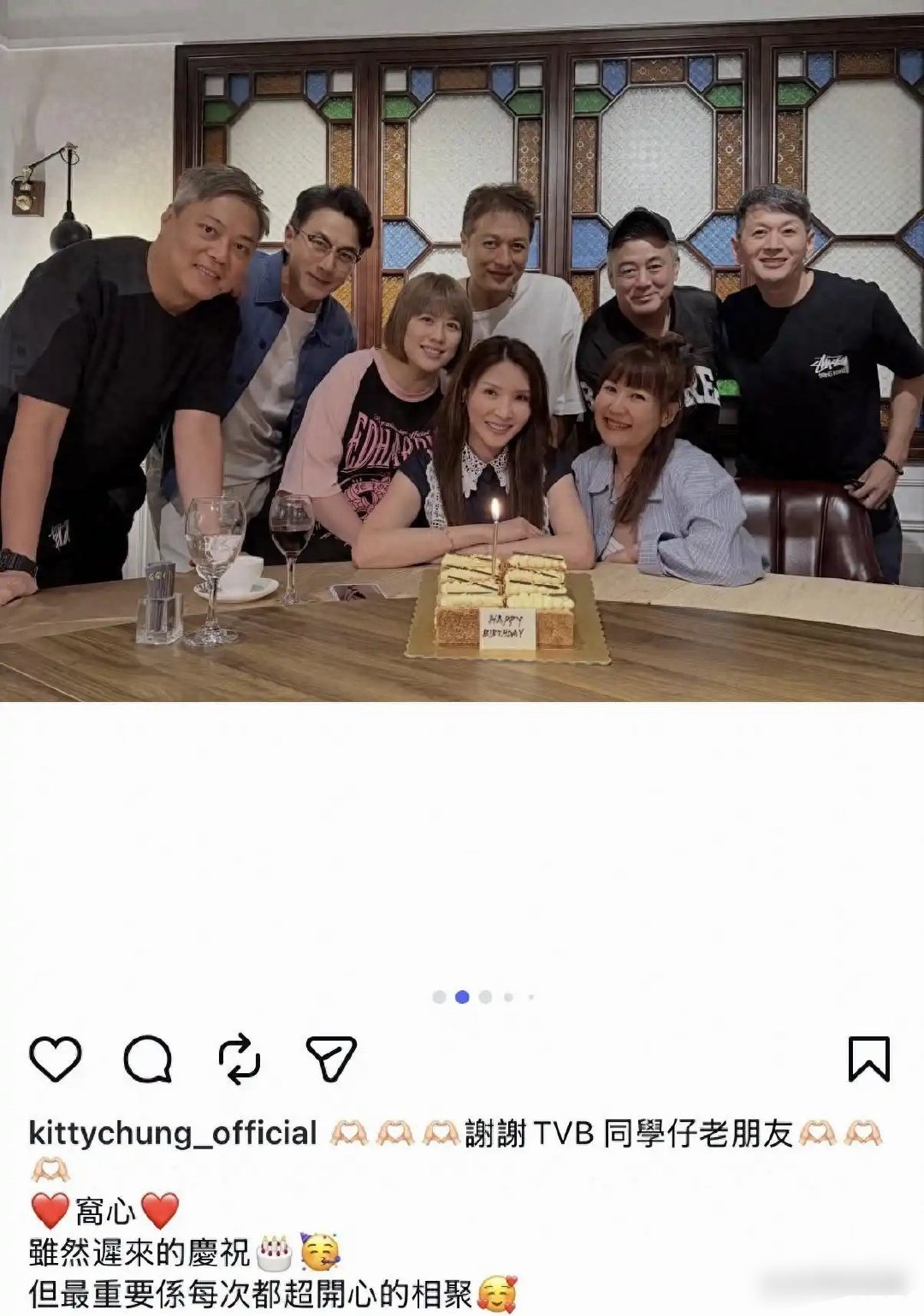 51岁刘恺威近照状态惊艳众人，休闲穿搭显年轻，选择长期留在香港陪伴女儿长大