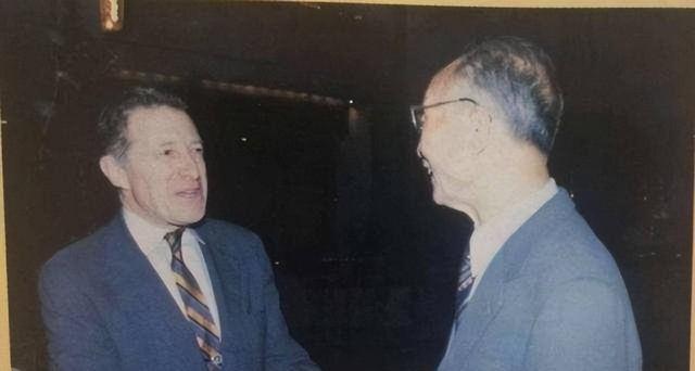 1984年，开国上将大闹美国国务院，回来递辞职信，邓公哭笑不得。张爱萍，191